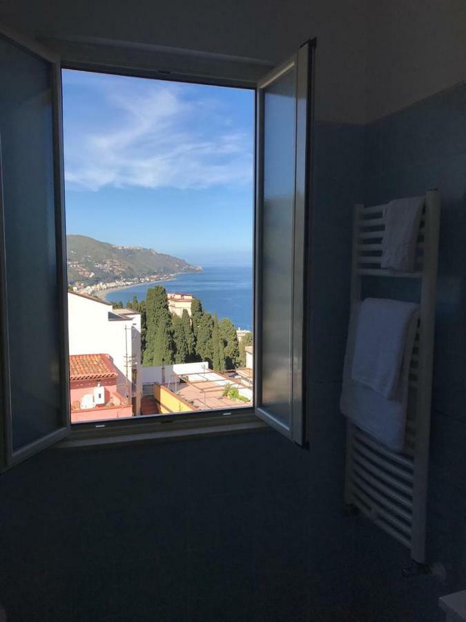 Iriss Bed & Breakfast Taormina Exterior photo